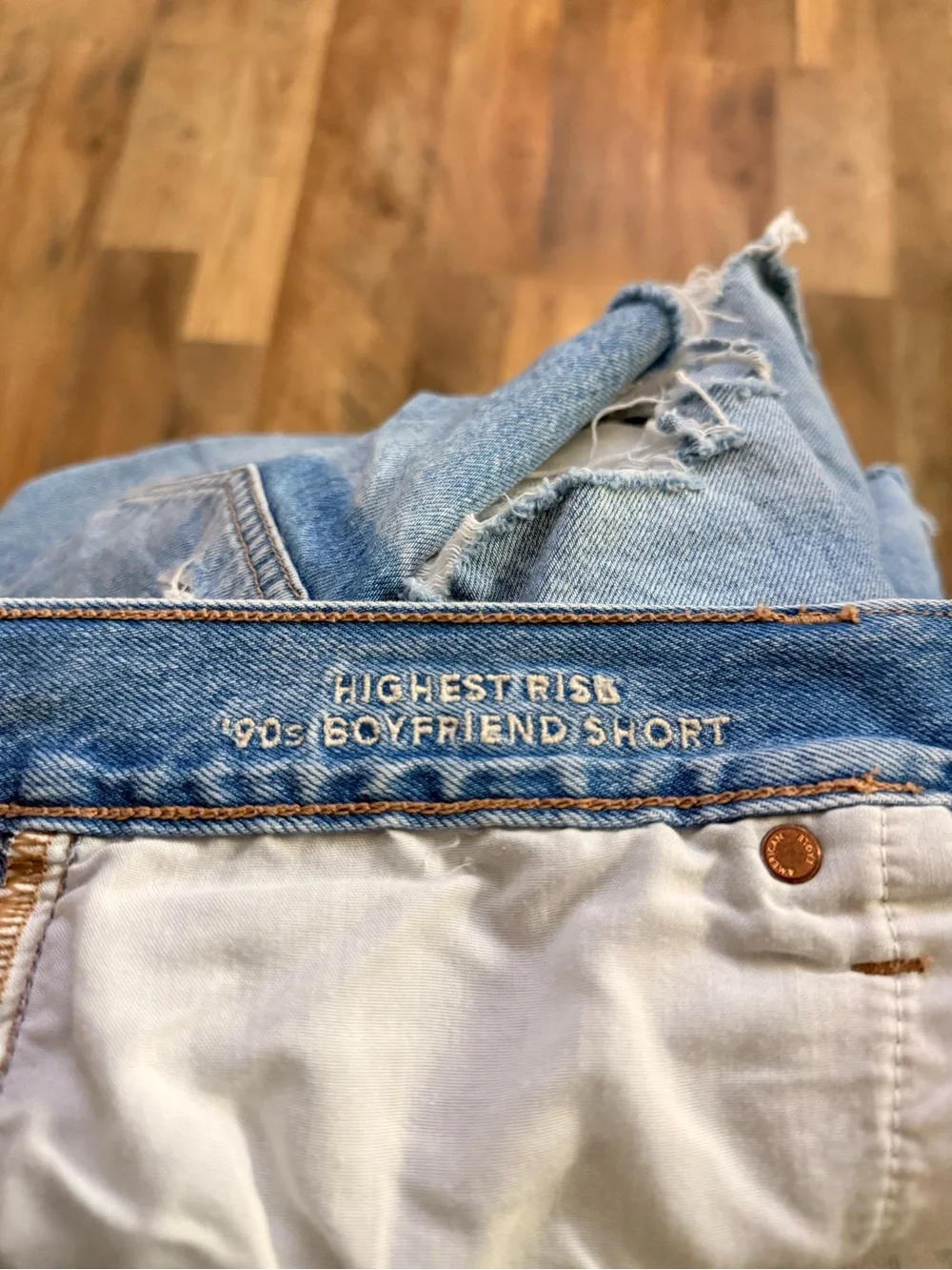 American Eagle Highest Rise 90’s Shorts - 14R